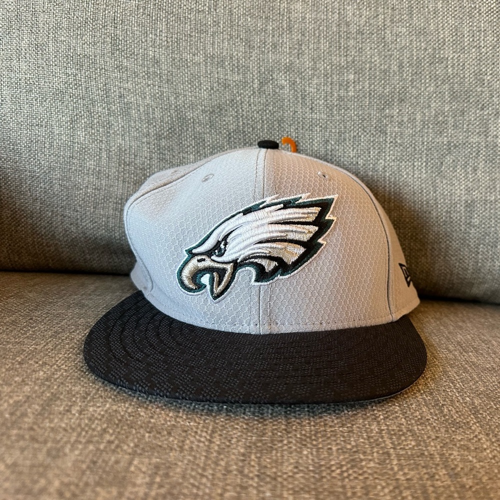 Philadelphia Eagles New Era Gray Snapback Hat